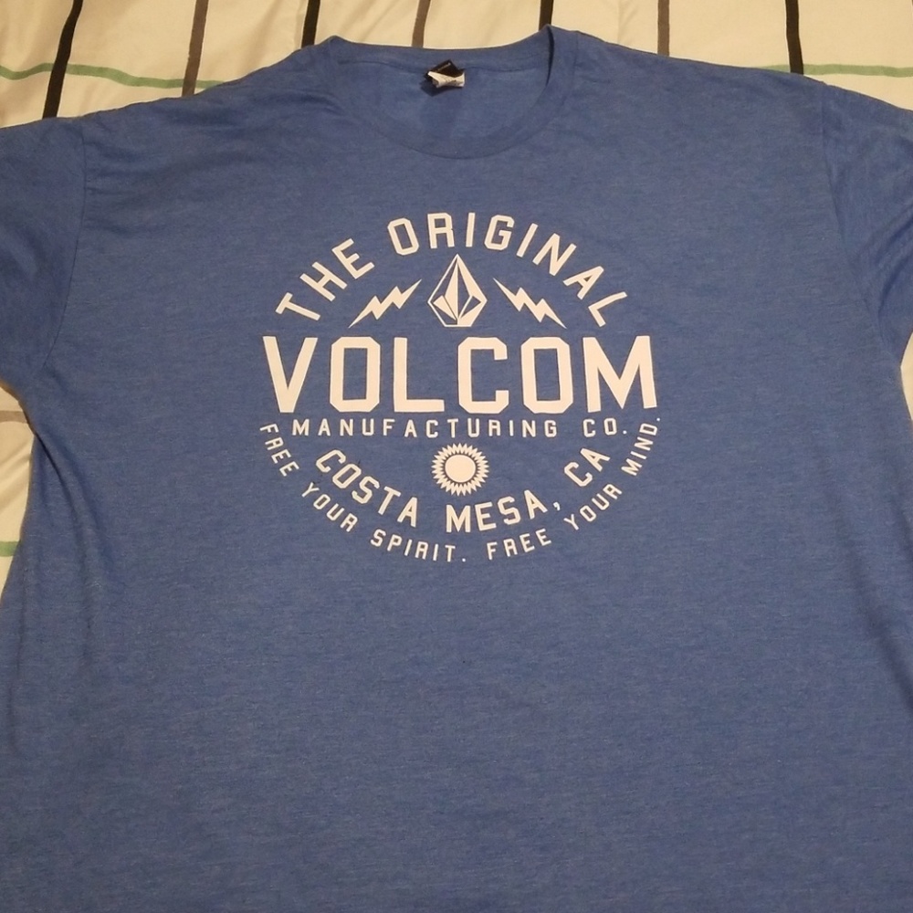 Tee shirt